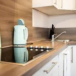 Apartamento Moderne 2-zimmer Wohnung! Wlan Und Netflix Inklusive! Zentral Gelegen In Der Historischen Altstadt!