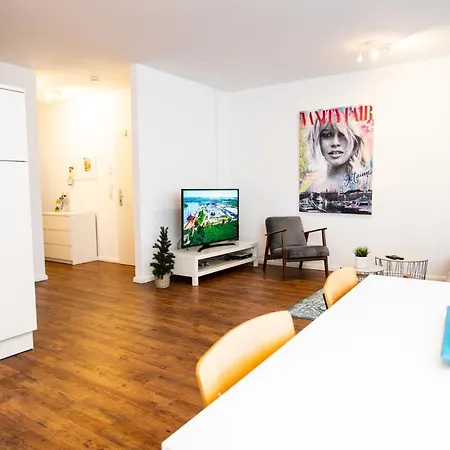 Moderne 2-zimmer Wohnung! Wlan Und Netflix Inklusive! Zentral Gelegen In Der Historischen Altstadt! Stade