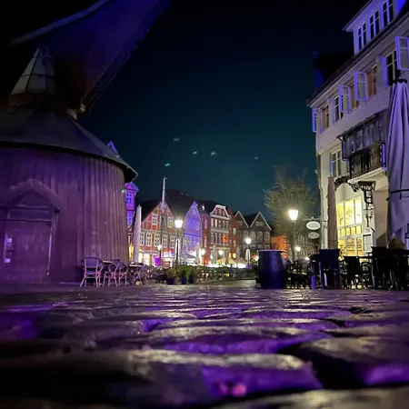 Moderne 2-zimmer Wohnung! Wlan Und Netflix Inklusive! Zentral Gelegen In Der Historischen Altstadt! * Stade