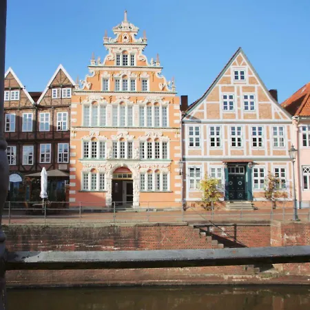 Moderne 2-zimmer Wohnung! Wlan Und Netflix Inklusive! Zentral Gelegen In Der Historischen Altstadt! * Stade