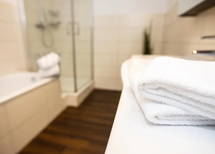 Moderne 2-zimmer Wohnung! Wlan Und Netflix Inklusive! Zentral Gelegen In Der Historischen Altstadt! *